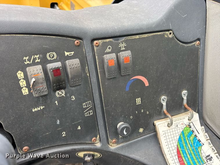 image for item DV4092 2014 Caterpillar TL1255C telehandler