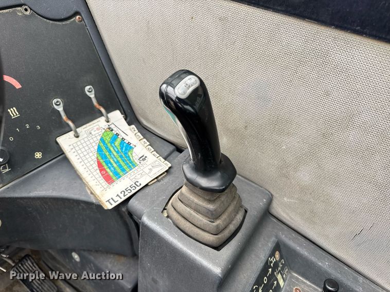 image for item DV4092 2014 Caterpillar TL1255C telehandler