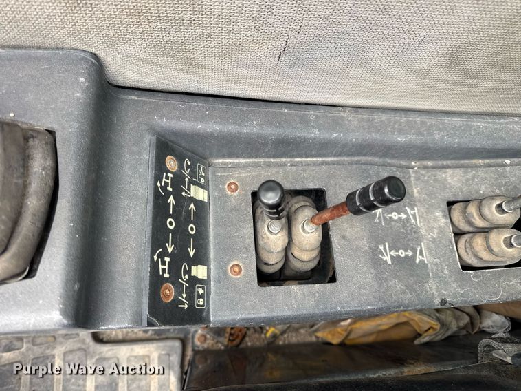 image for item DV4092 2014 Caterpillar TL1255C telehandler