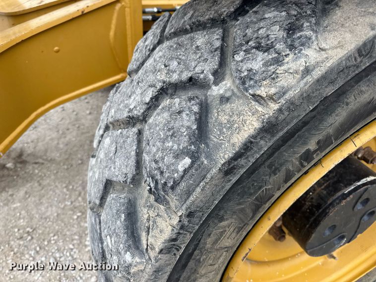 image for item DV4092 2014 Caterpillar TL1255C telehandler