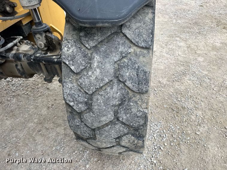 image for item DV4092 2014 Caterpillar TL1255C telehandler