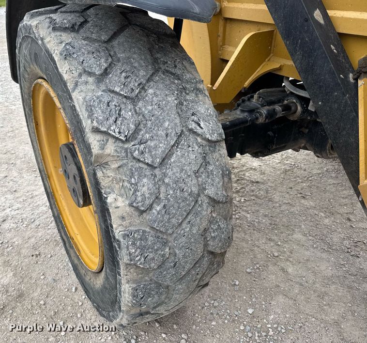 image for item DV4092 2014 Caterpillar TL1255C telehandler