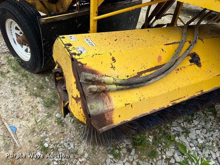 image for item DV4093 Superior Broom DT80-CT broom