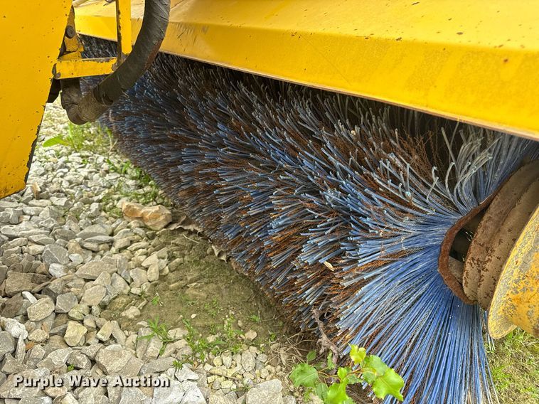 image for item DV4093 Superior Broom DT80-CT broom