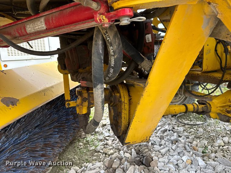 image for item DV4093 Superior Broom DT80-CT broom