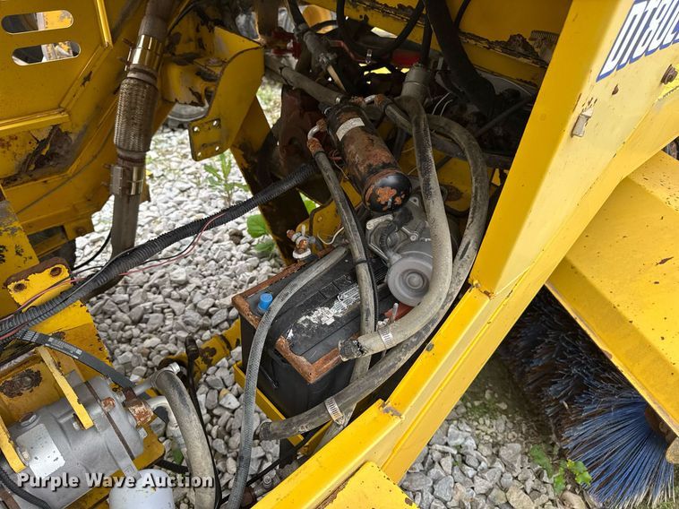 image for item DV4093 Superior Broom DT80-CT broom