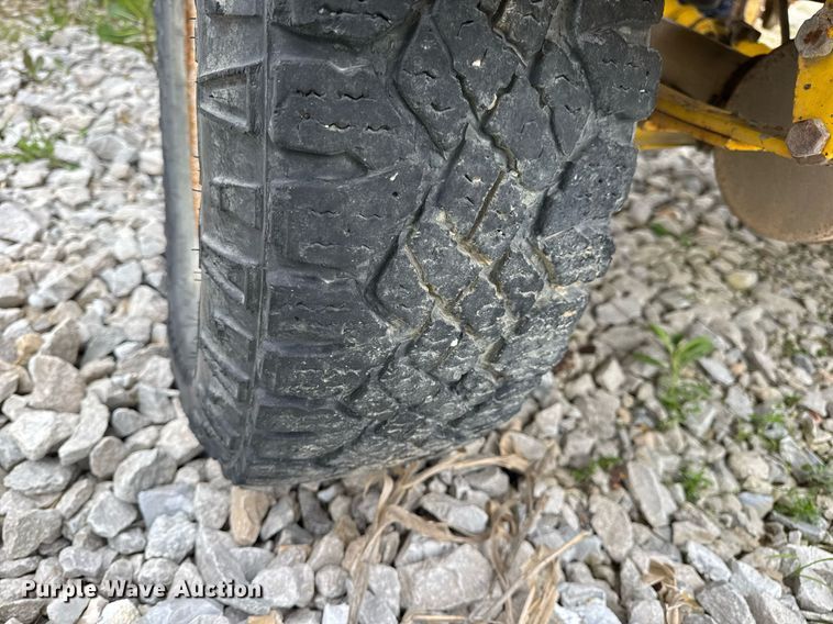 image for item DV4093 Superior Broom DT80-CT broom