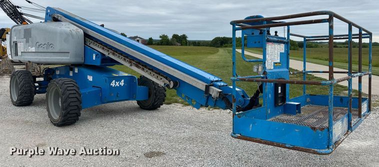 image for item DV4095 2010 Genie S-60 boom lift