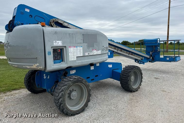 image for item DV4095 2010 Genie S-60 boom lift