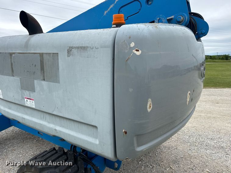 image for item DV4095 2010 Genie S-60 boom lift