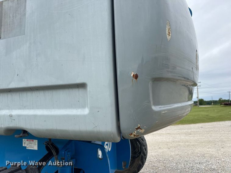 image for item DV4095 2010 Genie S-60 boom lift