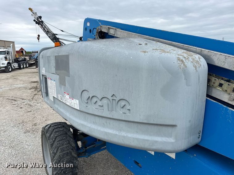 image for item DV4095 2010 Genie S-60 boom lift