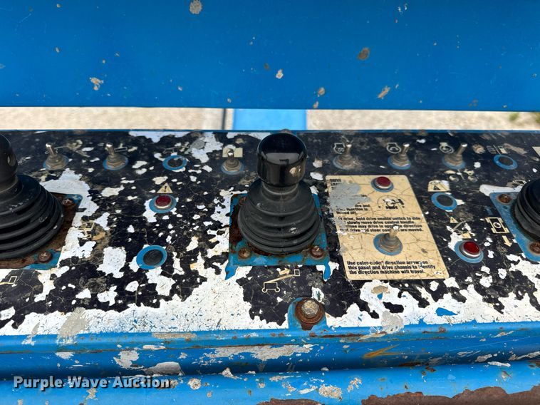 image for item DV4095 2010 Genie S-60 boom lift