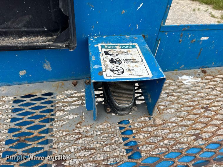 image for item DV4095 2010 Genie S-60 boom lift