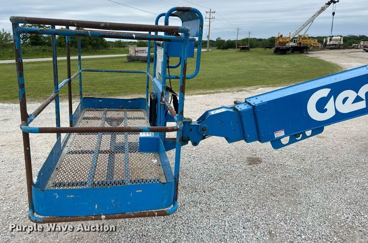 image for item DV4095 2010 Genie S-60 boom lift