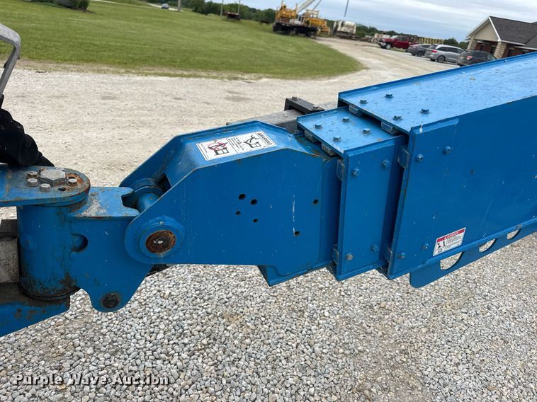 image for item DV4095 2010 Genie S-60 boom lift