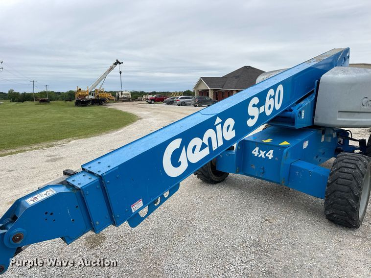 image for item DV4095 2010 Genie S-60 boom lift