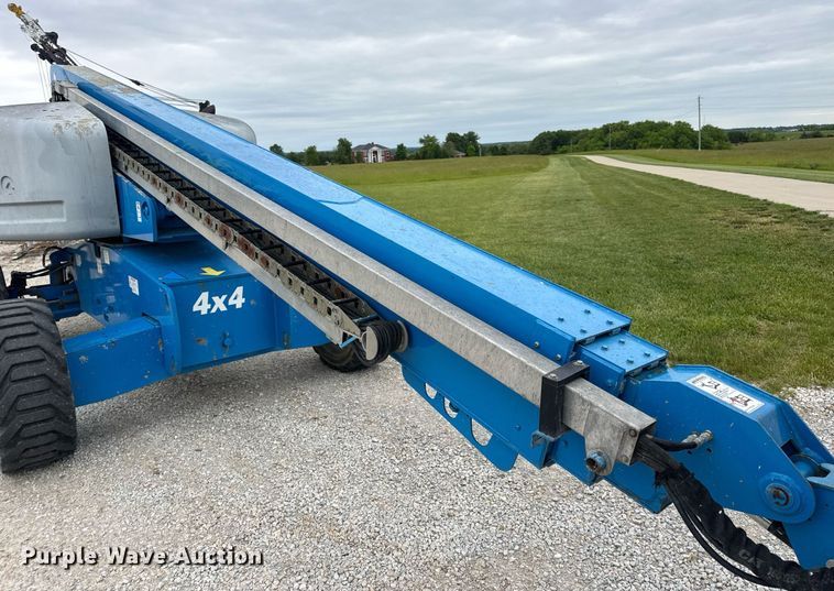 image for item DV4095 2010 Genie S-60 boom lift