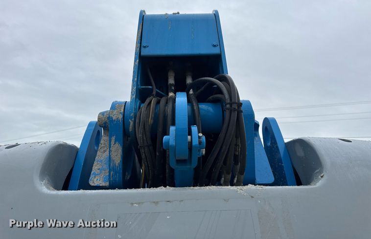 image for item DV4095 2010 Genie S-60 boom lift