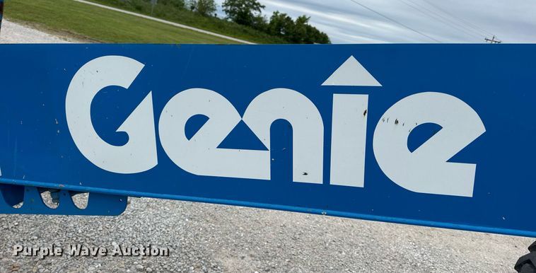 image for item DV4095 2010 Genie S-60 boom lift