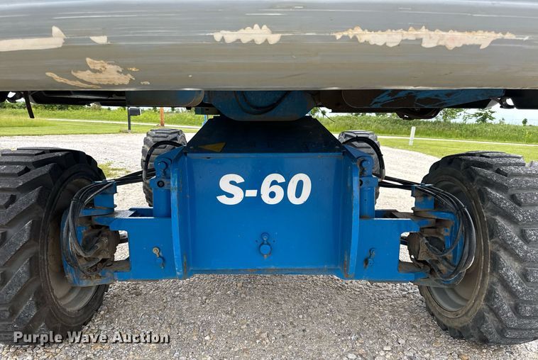 image for item DV4095 2010 Genie S-60 boom lift
