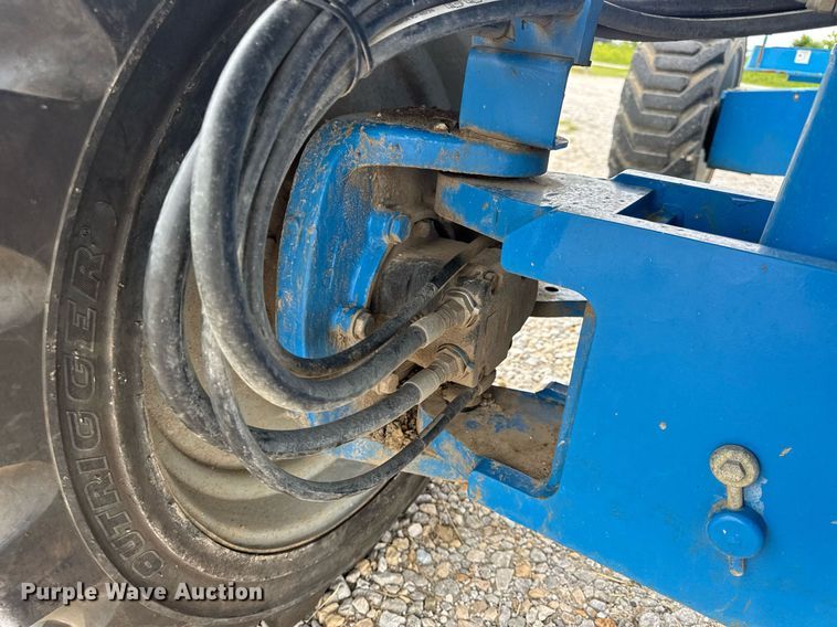 image for item DV4095 2010 Genie S-60 boom lift