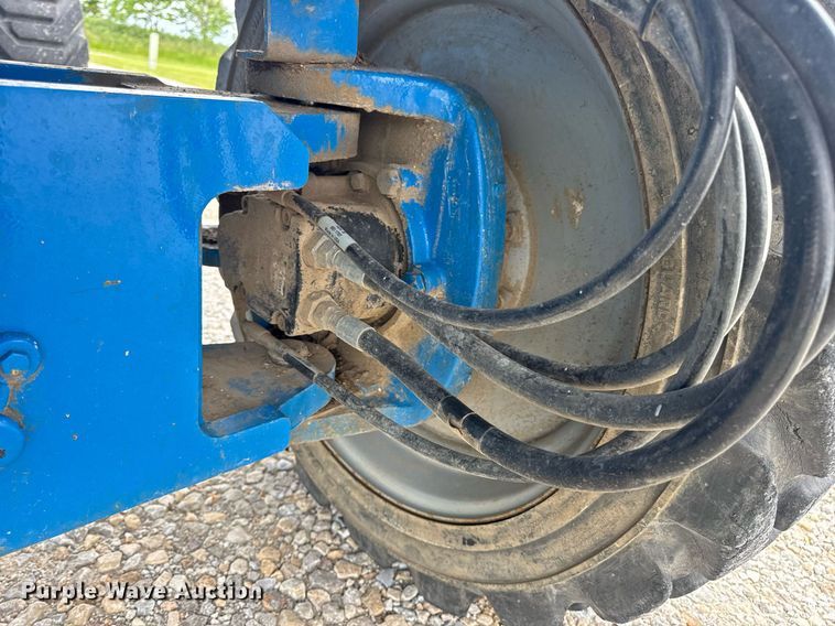 image for item DV4095 2010 Genie S-60 boom lift