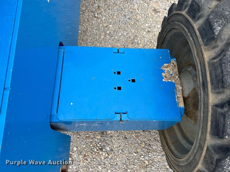image for item DV4095 2010 Genie S-60 boom lift