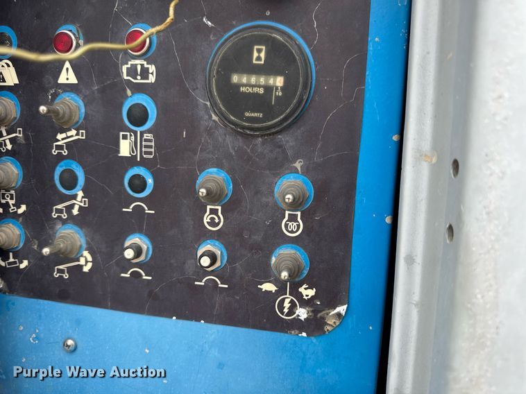 image for item DV4095 2010 Genie S-60 boom lift