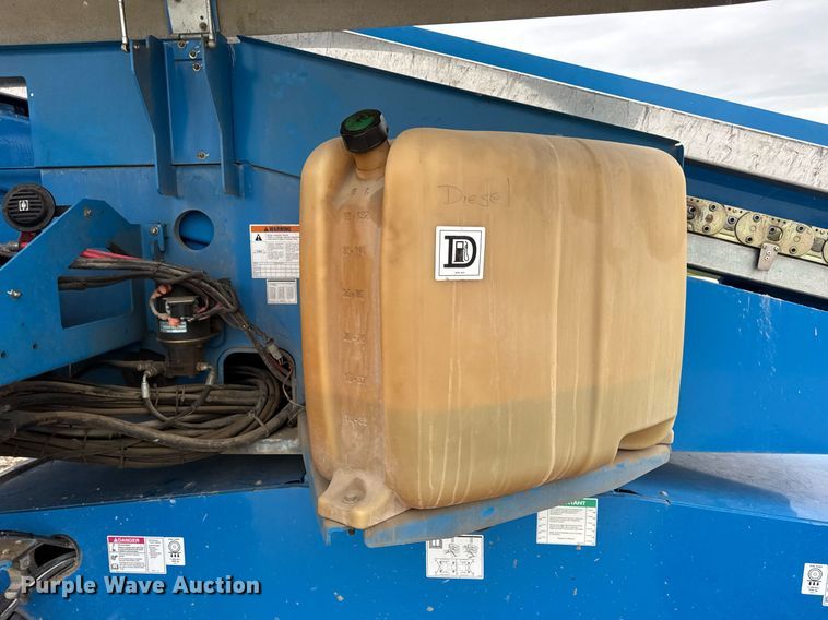 image for item DV4095 2010 Genie S-60 boom lift