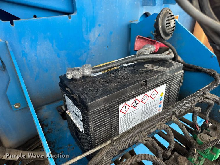 image for item DV4095 2010 Genie S-60 boom lift