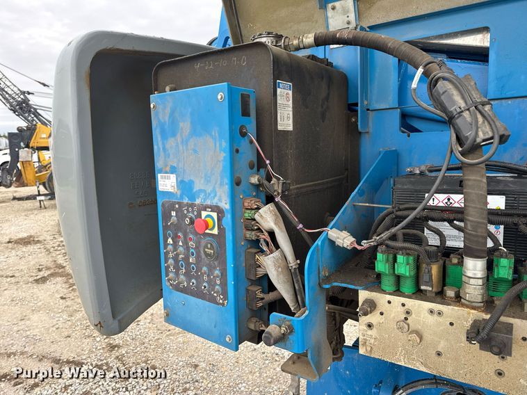 image for item DV4095 2010 Genie S-60 boom lift