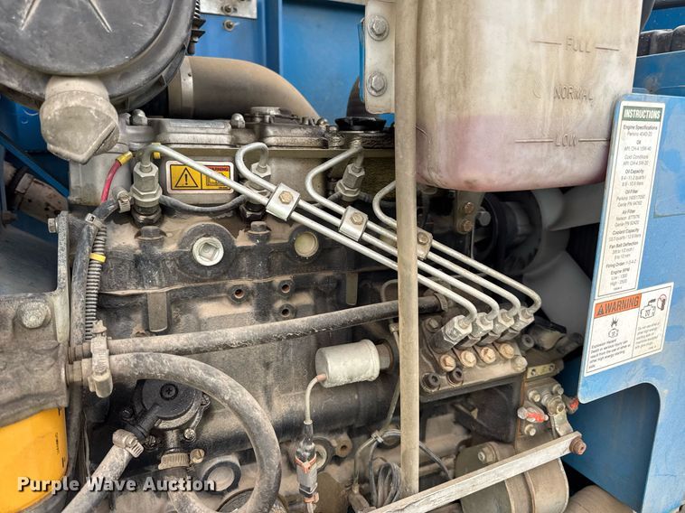 image for item DV4095 2010 Genie S-60 boom lift