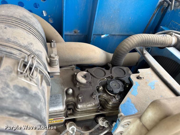 image for item DV4095 2010 Genie S-60 boom lift