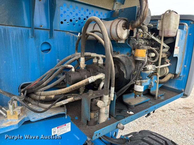 image for item DV4095 2010 Genie S-60 boom lift