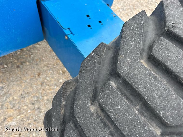 image for item DV4095 2010 Genie S-60 boom lift