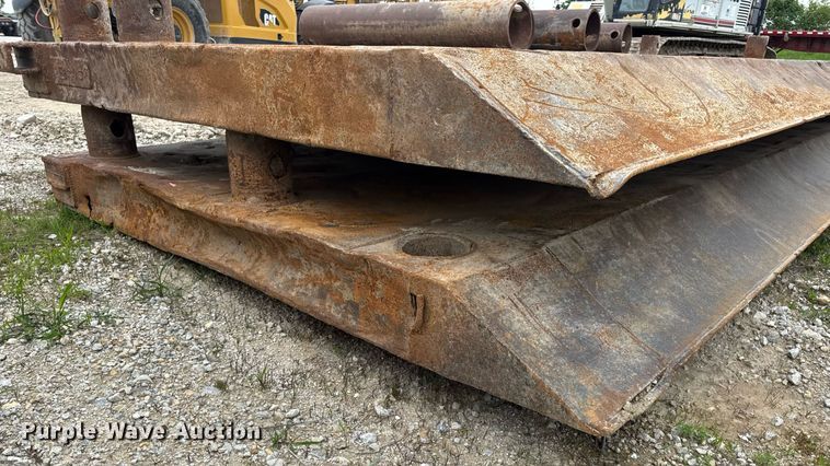 image for item DV4098 Trench box