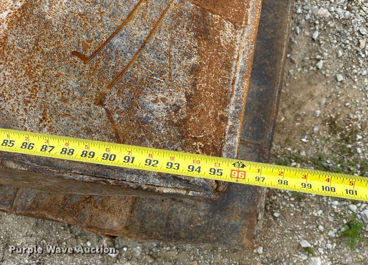 image for item DV4098 Trench box