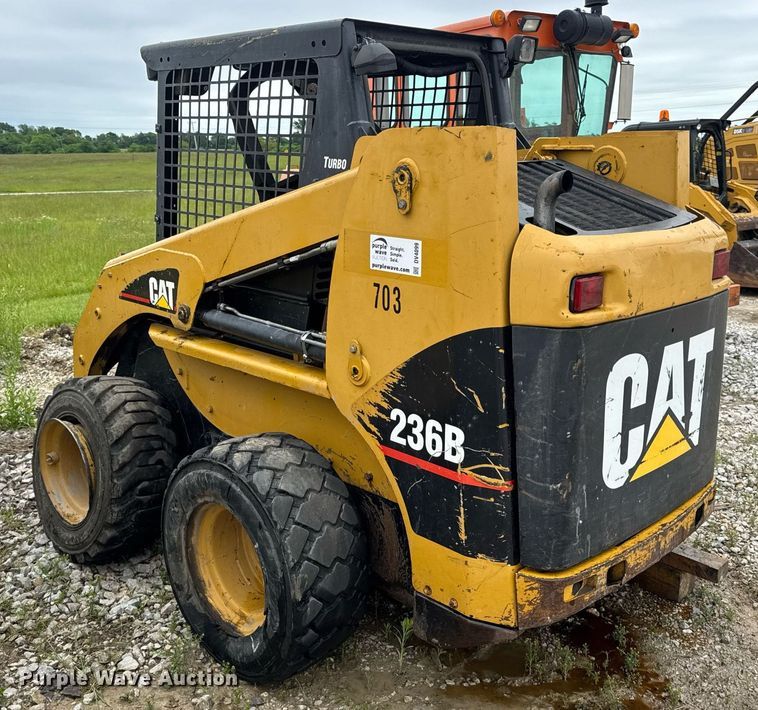 image for item DV4099 2006 Caterpillar 236B skid steer loader