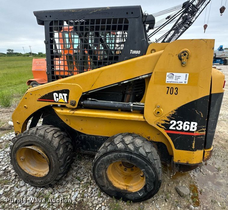 image for item DV4099 2006 Caterpillar 236B skid steer loader