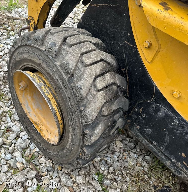 image for item DV4099 2006 Caterpillar 236B skid steer loader