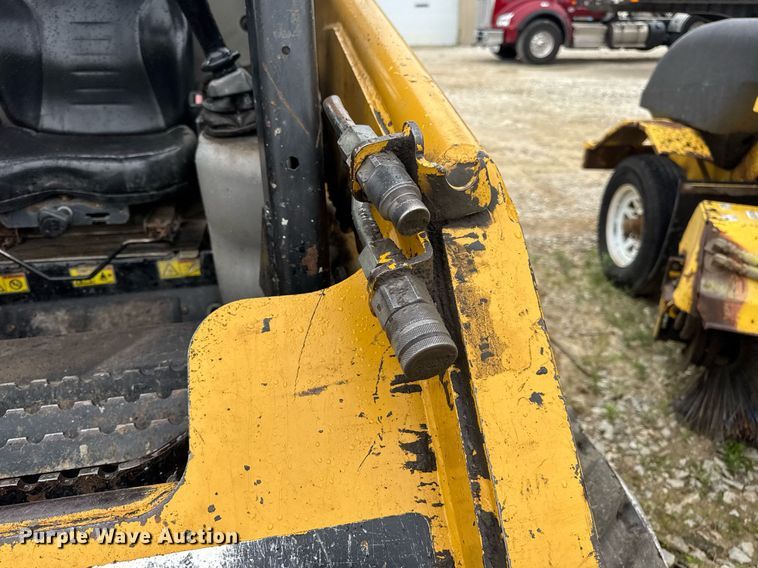 image for item DV4099 2006 Caterpillar 236B skid steer loader