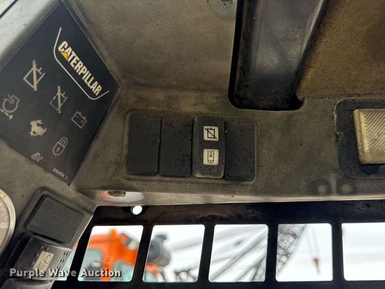 image for item DV4099 2006 Caterpillar 236B skid steer loader