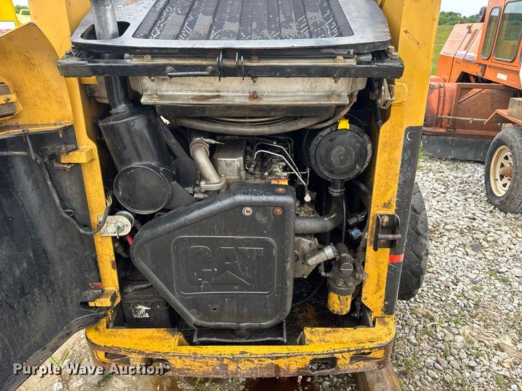 image for item DV4099 2006 Caterpillar 236B skid steer loader
