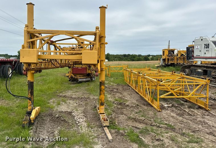 image for item DV4101 2002 Terex Bid-Well 3600 concrete screed