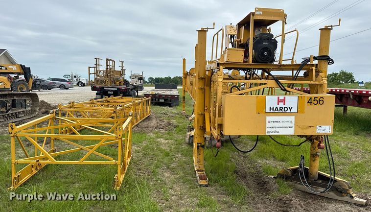 image for item DV4101 2002 Terex Bid-Well 3600 concrete screed