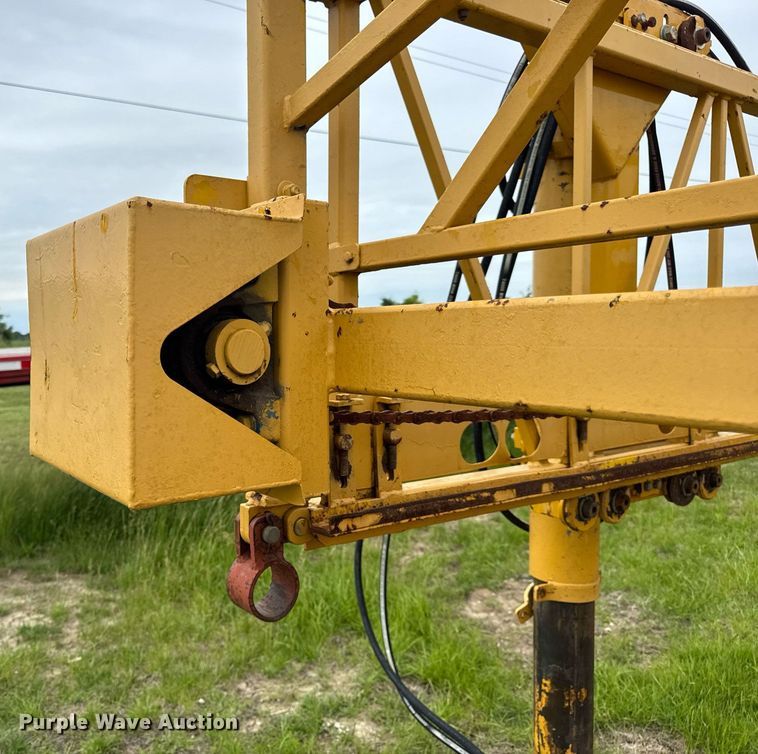 image for item DV4101 2002 Terex Bid-Well 3600 concrete screed