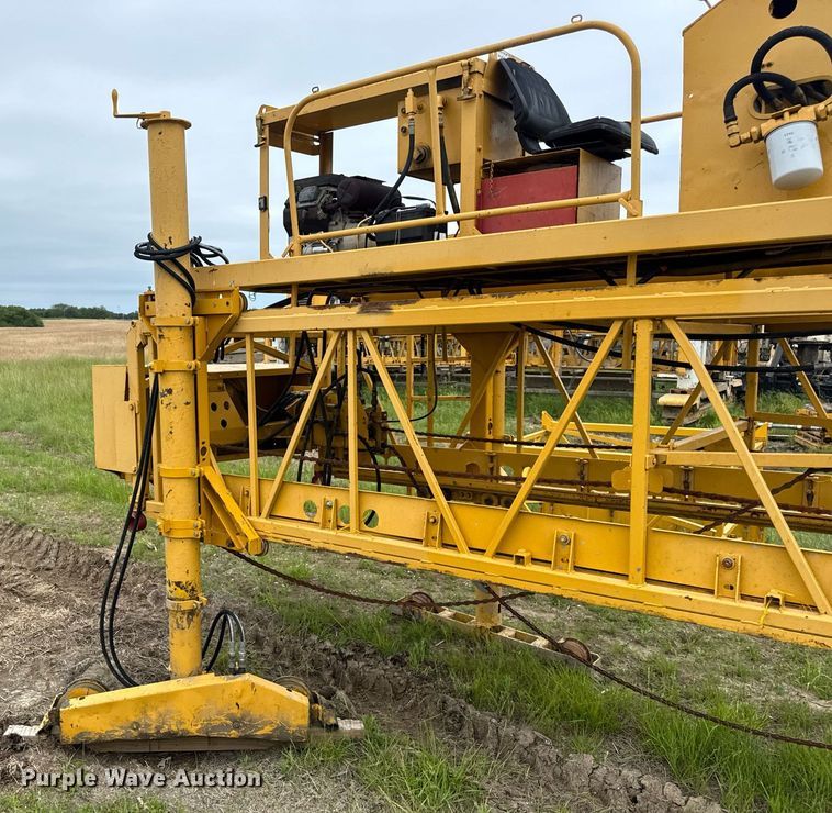 image for item DV4101 2002 Terex Bid-Well 3600 concrete screed