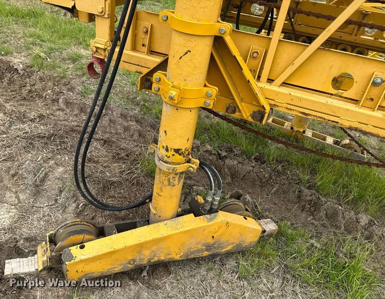 image for item DV4101 2002 Terex Bid-Well 3600 concrete screed