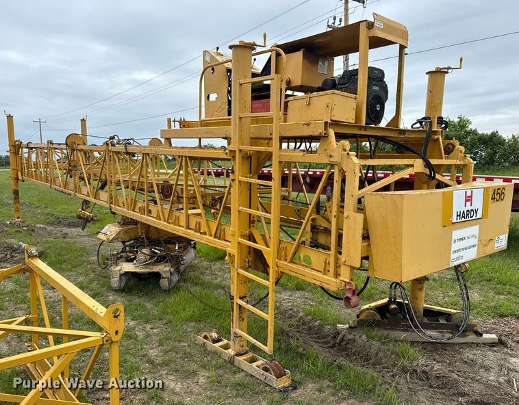 image for item DV4101 2002 Terex Bid-Well 3600 concrete screed